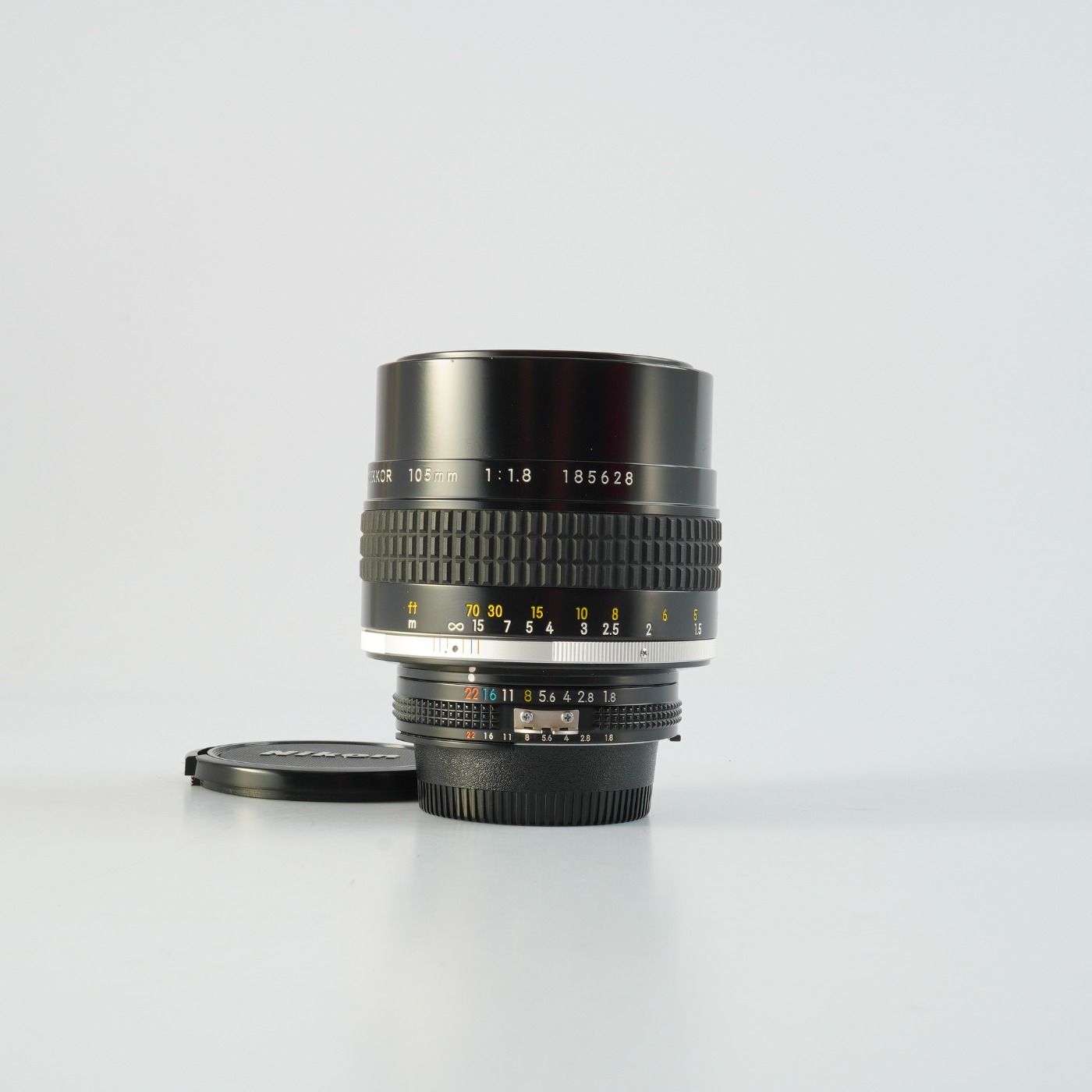 Nikon ニコン Ai-S NIKKOR 105mm F/1.8 単焦点レンズ