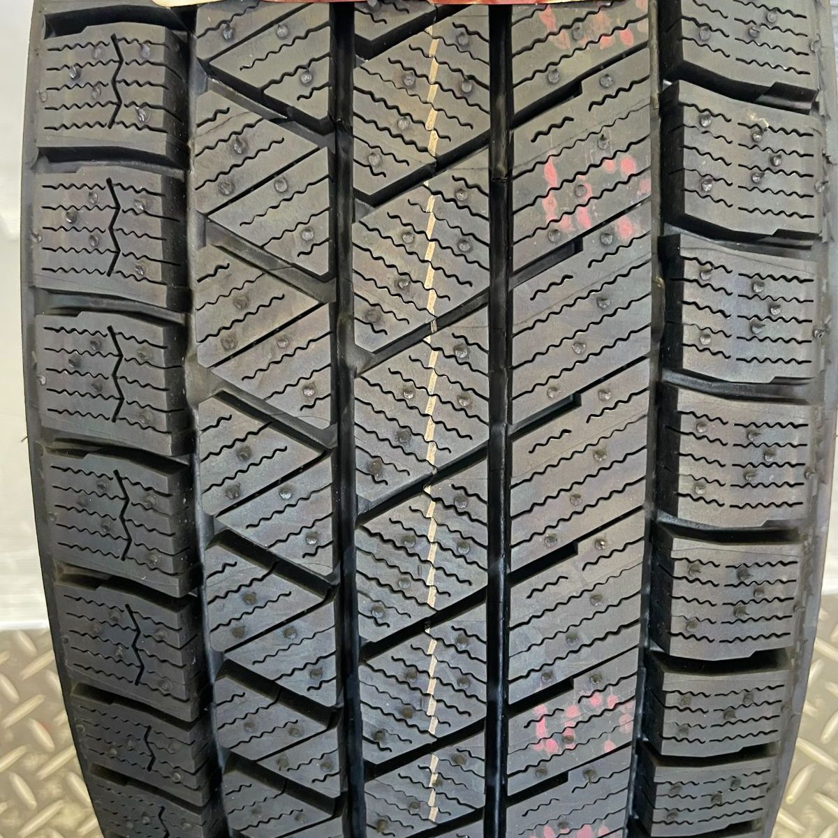 30-3) ブリヂストン スタッドレス BLIZZAK VRX3 185/60R15 84Q 3本 