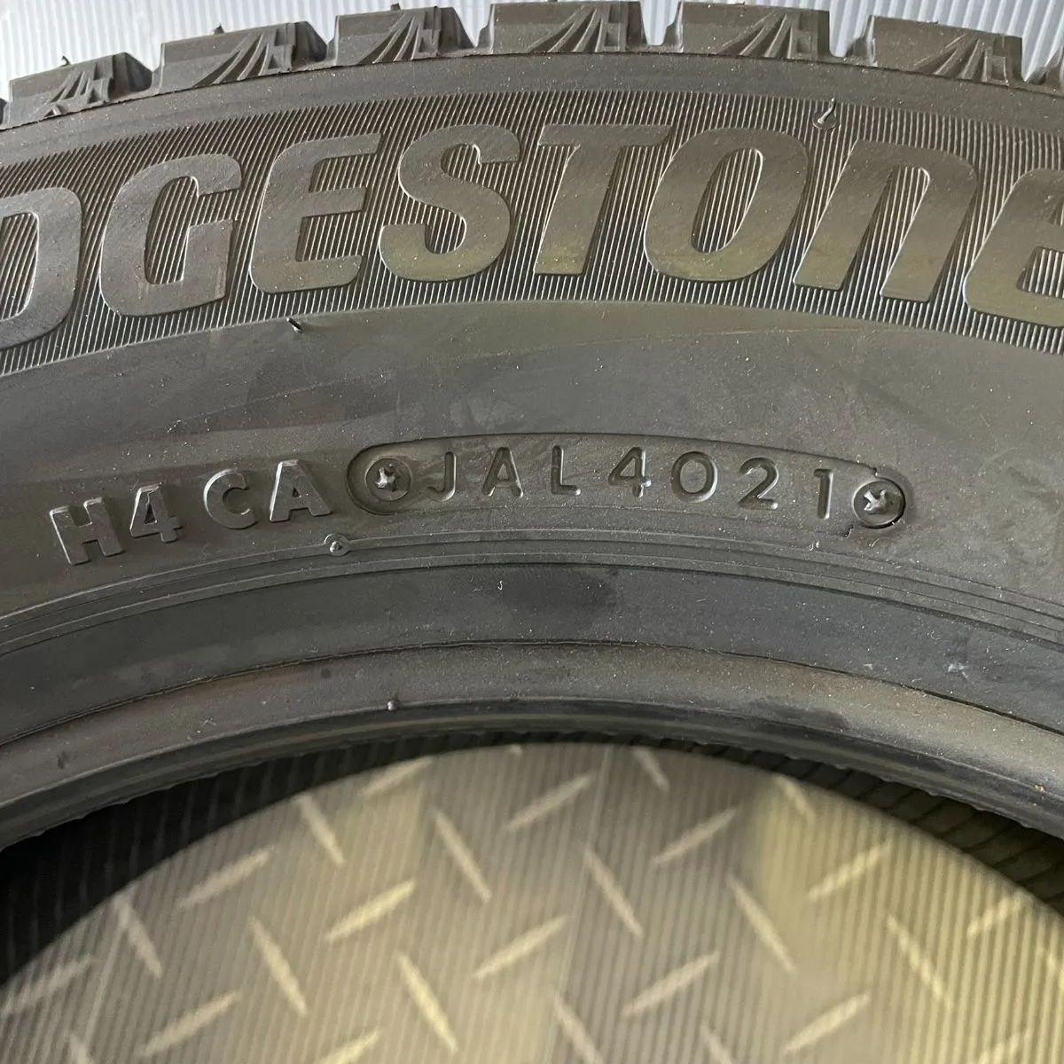 30-3) ブリヂストン スタッドレス BLIZZAK VRX3 185/60R15 84Q 3本