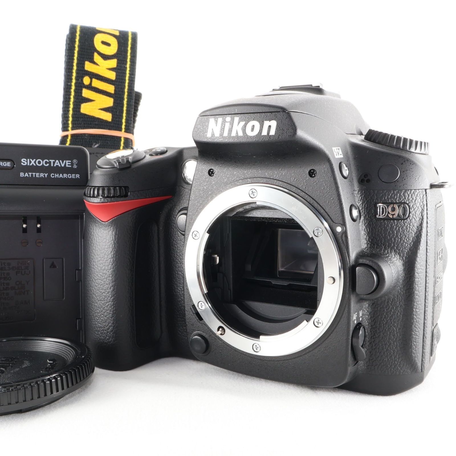 【極美品】《 ショット数 747回》Nikon デジタル一眼レフカメラ D90 ボディ