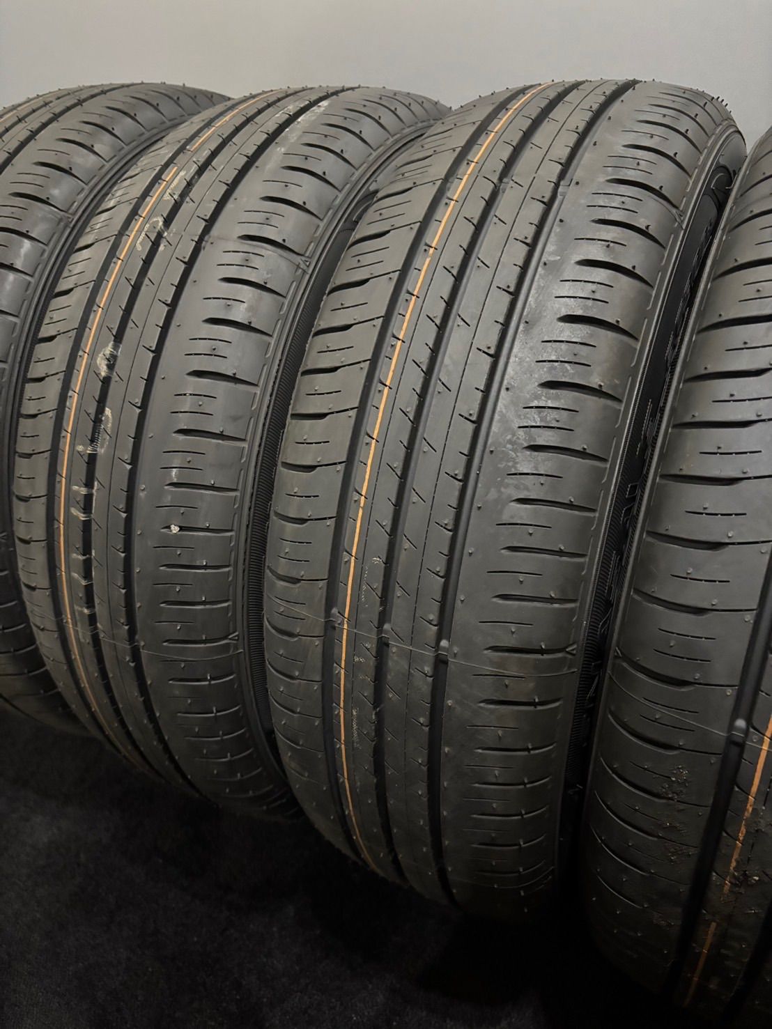 ★新車外し品 185/60R15 DUNLOP/ENASAVE EC300+ 25年製 夏タイヤ サマータイヤ 4本 ダンロップ アクア ヤリス フィット (南3-M546)