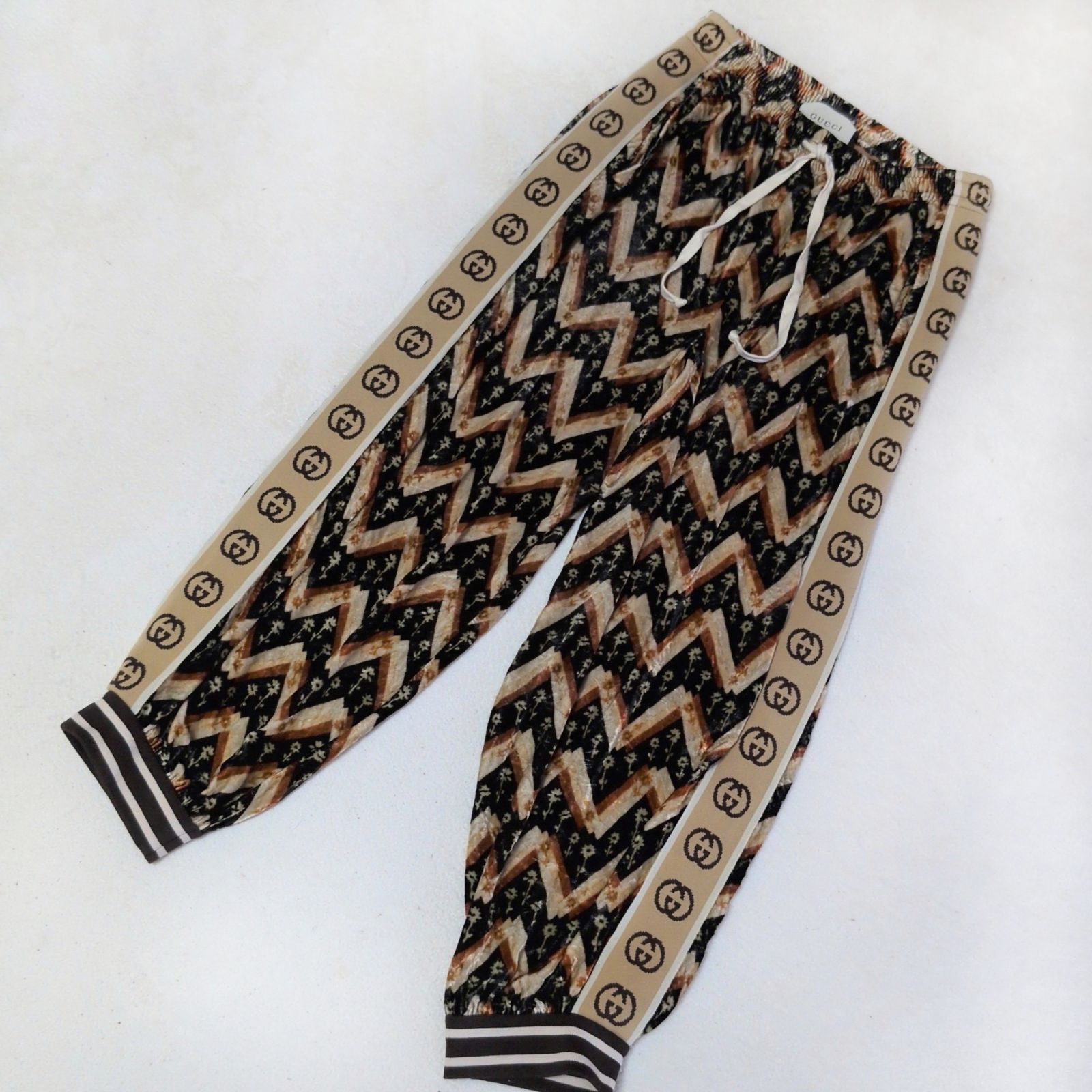 美品✨️GUCCI グッチ ジグザグパターンベルベットジョガーパンツ メンズ M 総柄 GG柄 インターロッキング ジャージ スウェットシェニール織使用 ルーズトラックパンツ
