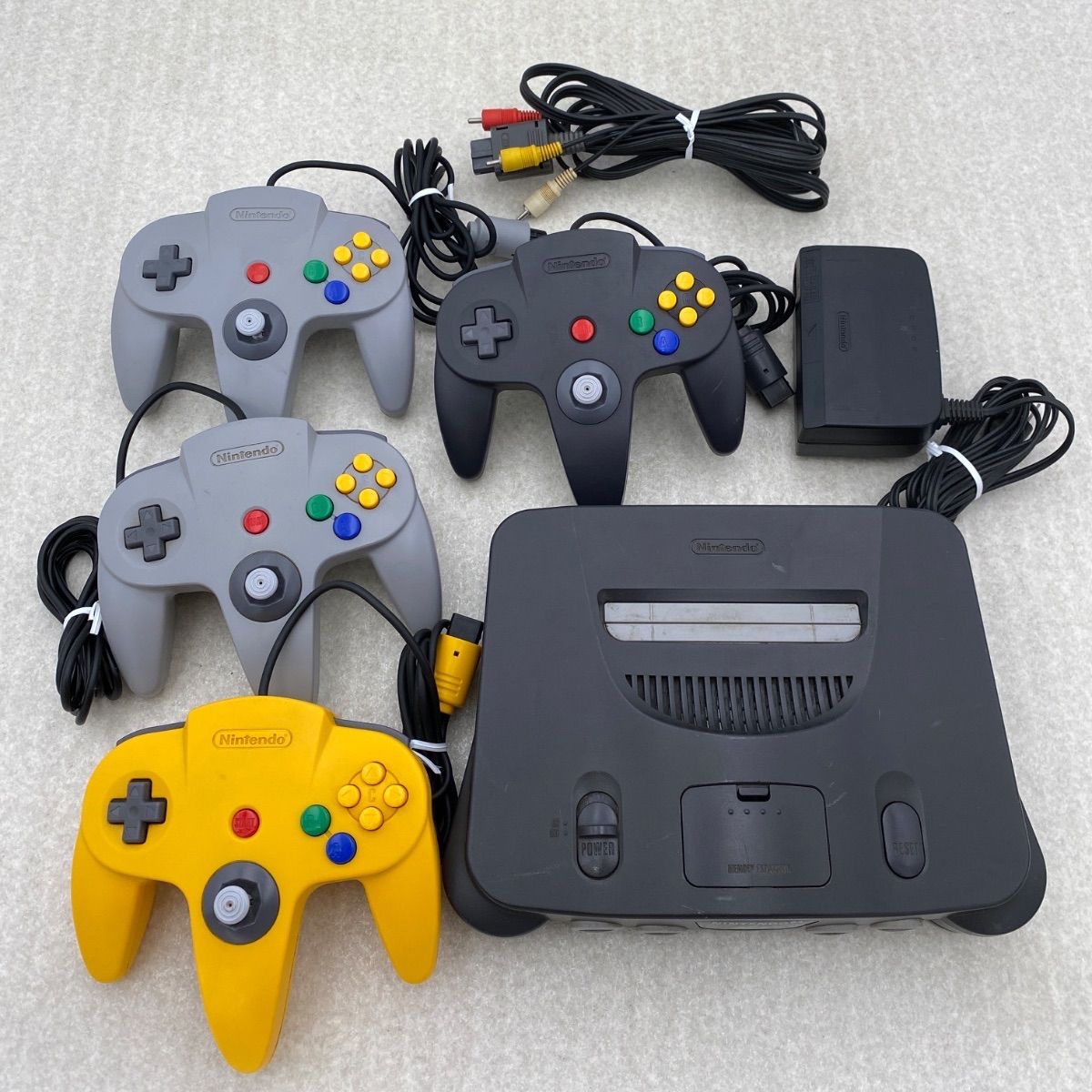 ニンテンドー64 本体 動作品 コントローラー4点 - メルカリ