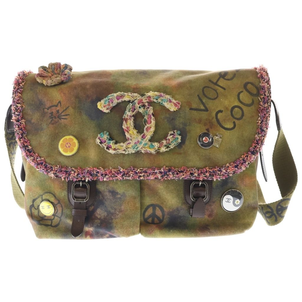 CHANEL (シャネル) エンブロイダリー グラフィティ メッセンジャーショルダーバッグ カーキ A92790 20番台