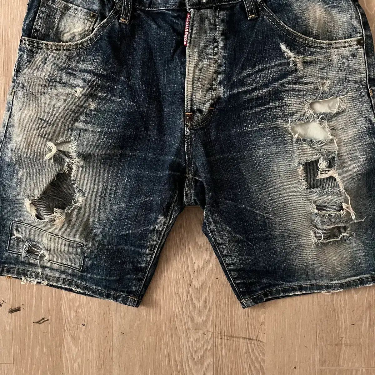 DSQUARED2 ディースクエアード2 ダメージ ウォッシュ デニム ハーフ