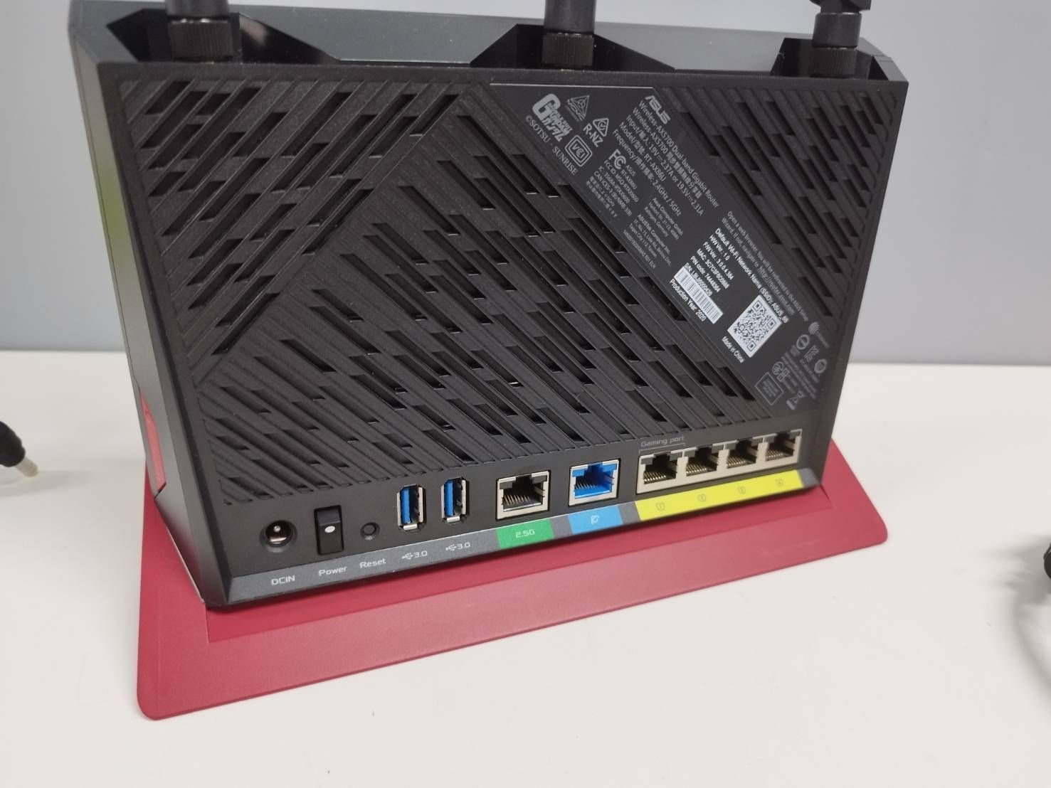美品 ASUS RT-AX86U Wi-Fi6 ルーター ガンダムコラボ - メルカリ