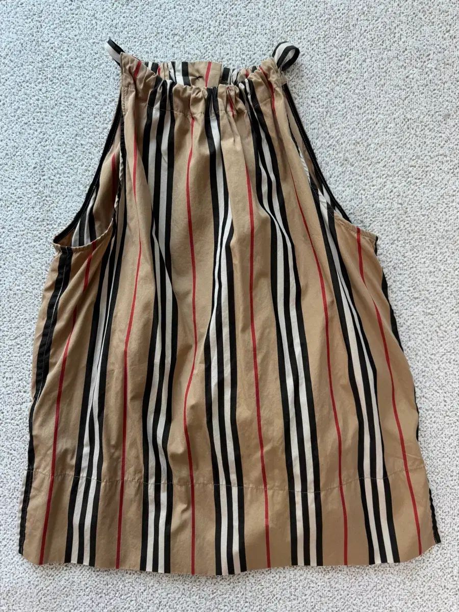 バーバリーキッズ アイコン ノースリーブカットソー 14y 新品 (成人可)ボンポワン リミテ MSGM モンクレール