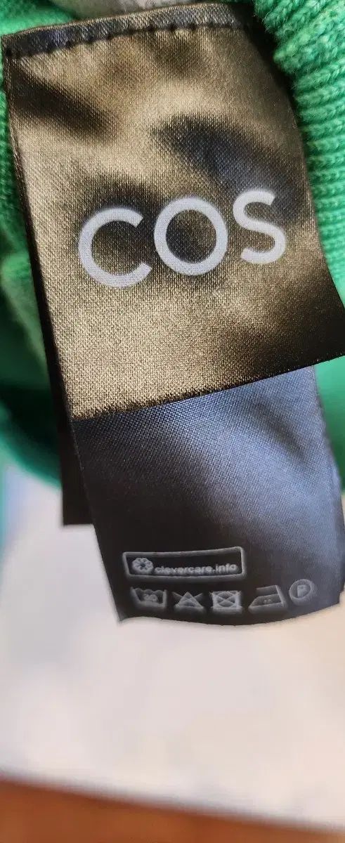 COS カーディガン グリーン COS カーディガン グリーン