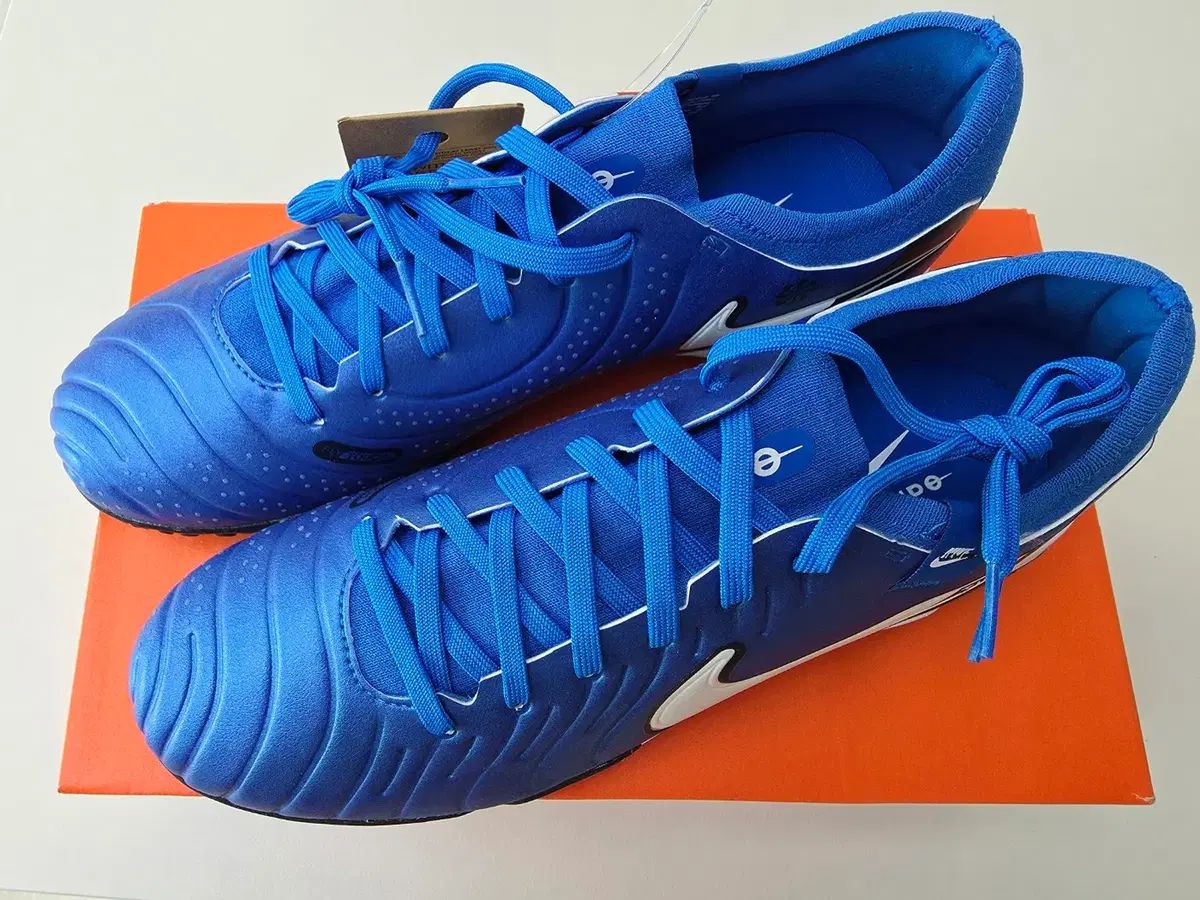 ティエンポ レジェンド 10 プロ TF ボックス新品 NIKE サッカーシューズ・フットサルシューズ 出品