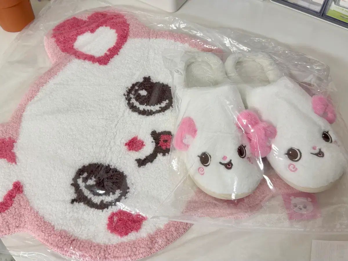 NCT(エヌシーティー)WISH オッドトゥラブ ポップアップ ルームシューズ ラグ セット 팡이 (サクヤ)