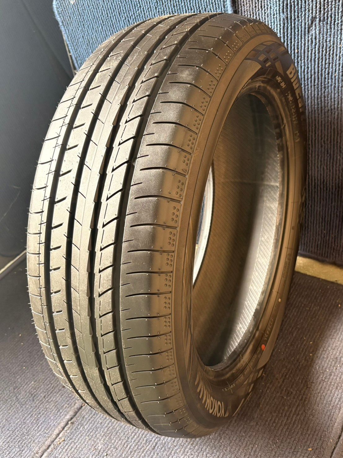 ☆送料無料☆【2025年製造】【溝8.5分山】YOKOHAMA BluEarth-GT 1本