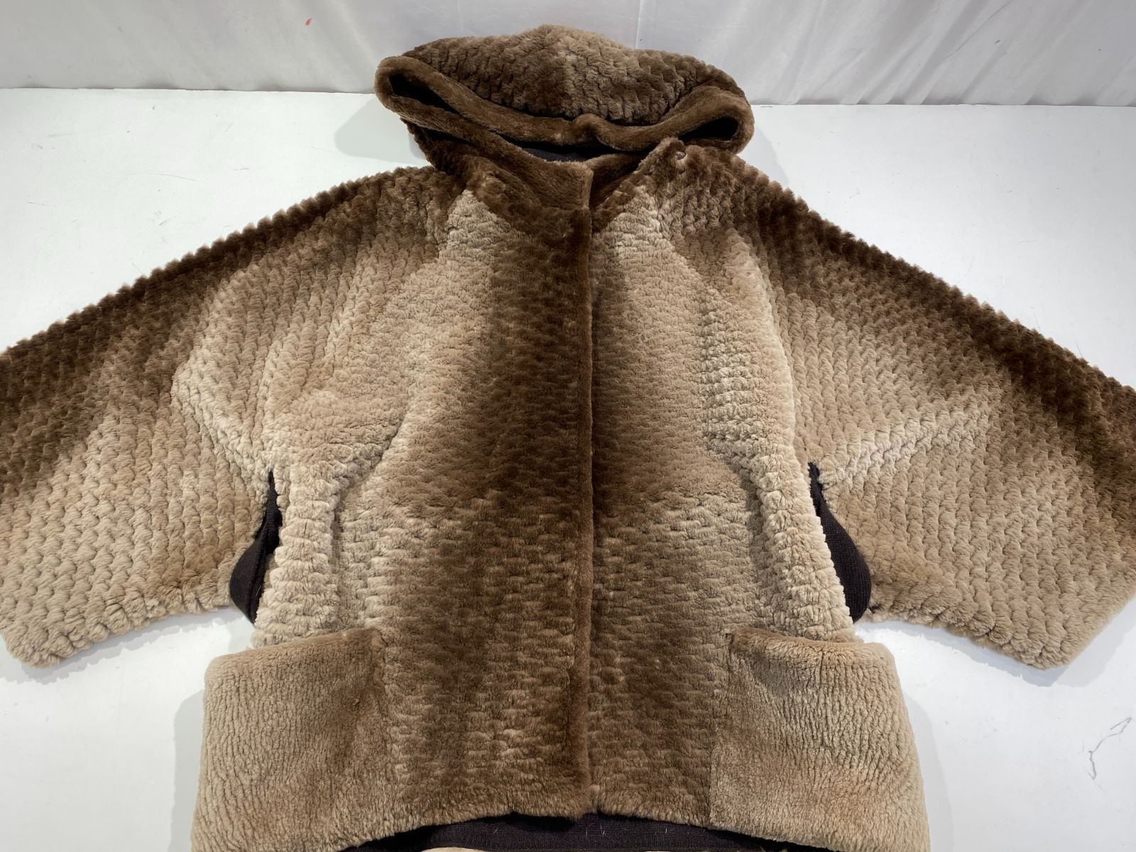 [七重浜77-3-080617nh] WHITEBEAR/ホワイトベアー　毛皮リアルファー　ショートコート[中古] [レディース]