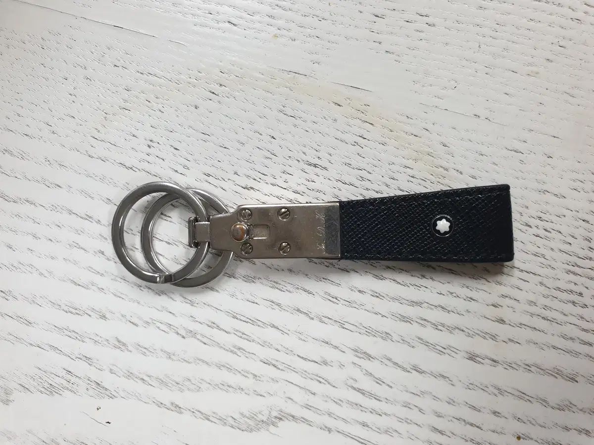 プサン 正規品 MONT BLANC モンブラン 2段 キーホルダー 出品