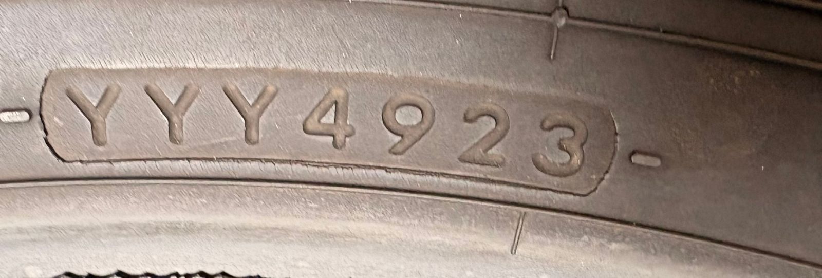 ☆送料無料☆【2023年製造】【溝8.5分山】YOKOHAMA BluEarth-XT AE61 1本 235/60R18 ASP3712