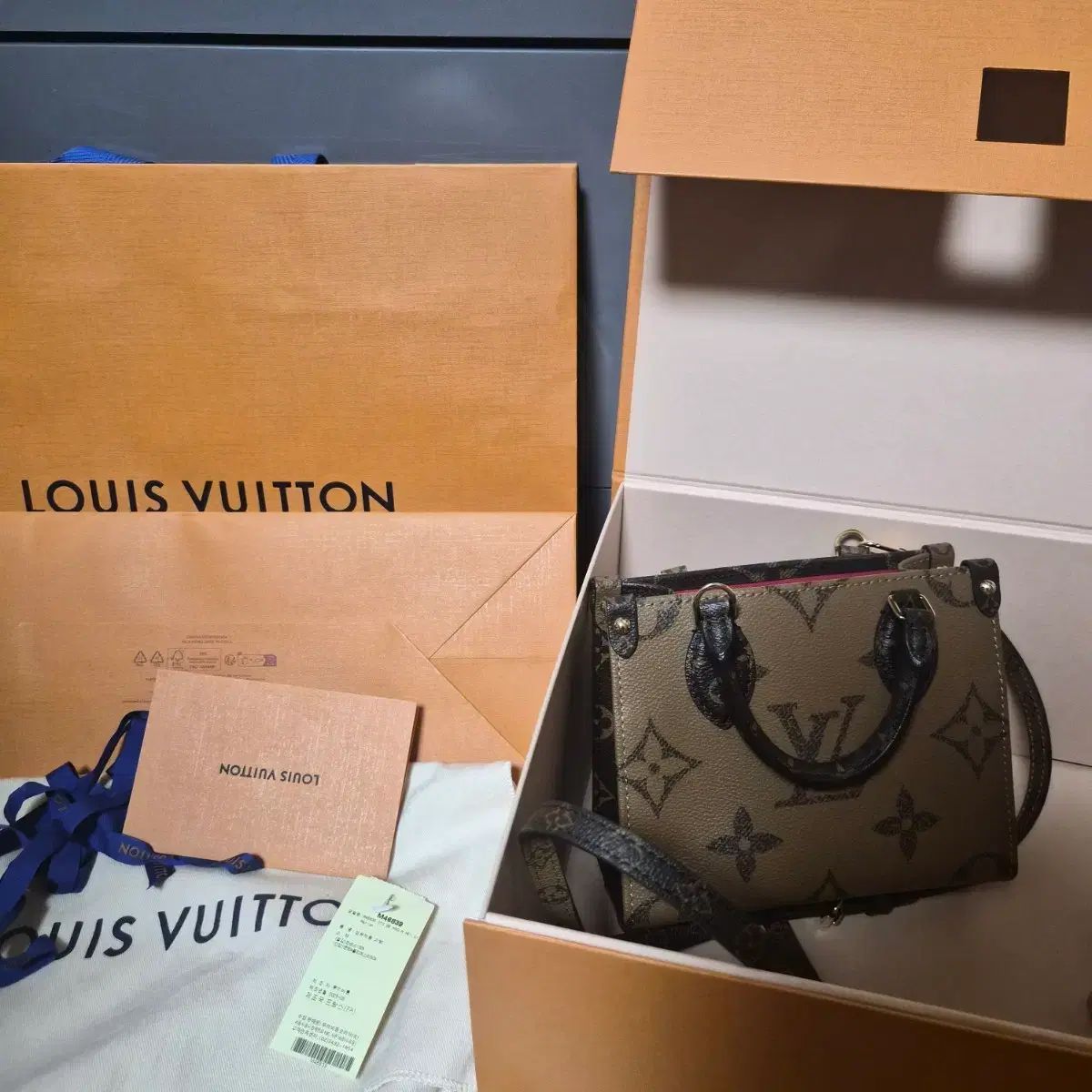 Louis Vuitton オンザゴーbb モノグラム