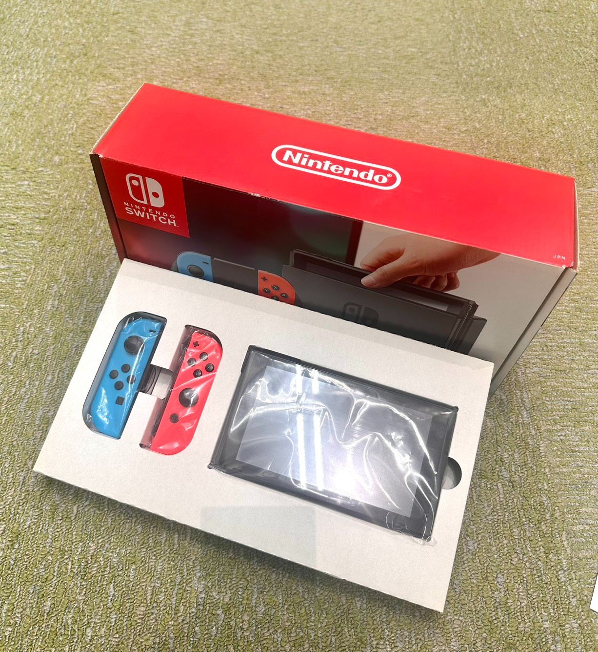 亘】Nintendo switch 本体 ニンテンドースイッチ 本体 ジョイコン赤青