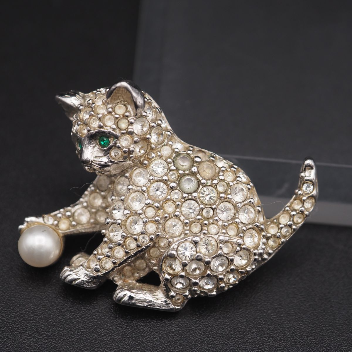 A338 スワロフスキー SWAROVSKI クリスタル ブローチ 猫 ネコ キャット
