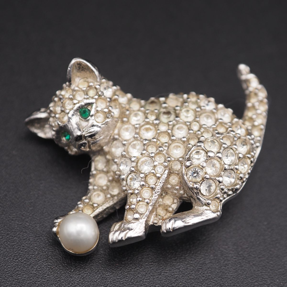 A338 スワロフスキー SWAROVSKI クリスタル ブローチ 猫 ネコ キャット