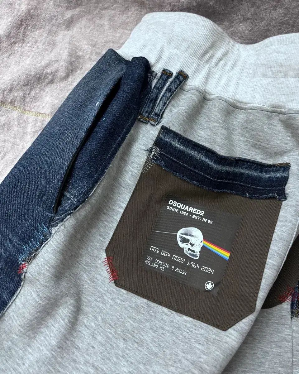 30-33 DSQUARED2 スカル プリズム ロゴ デニム スウェット ショートパンツ