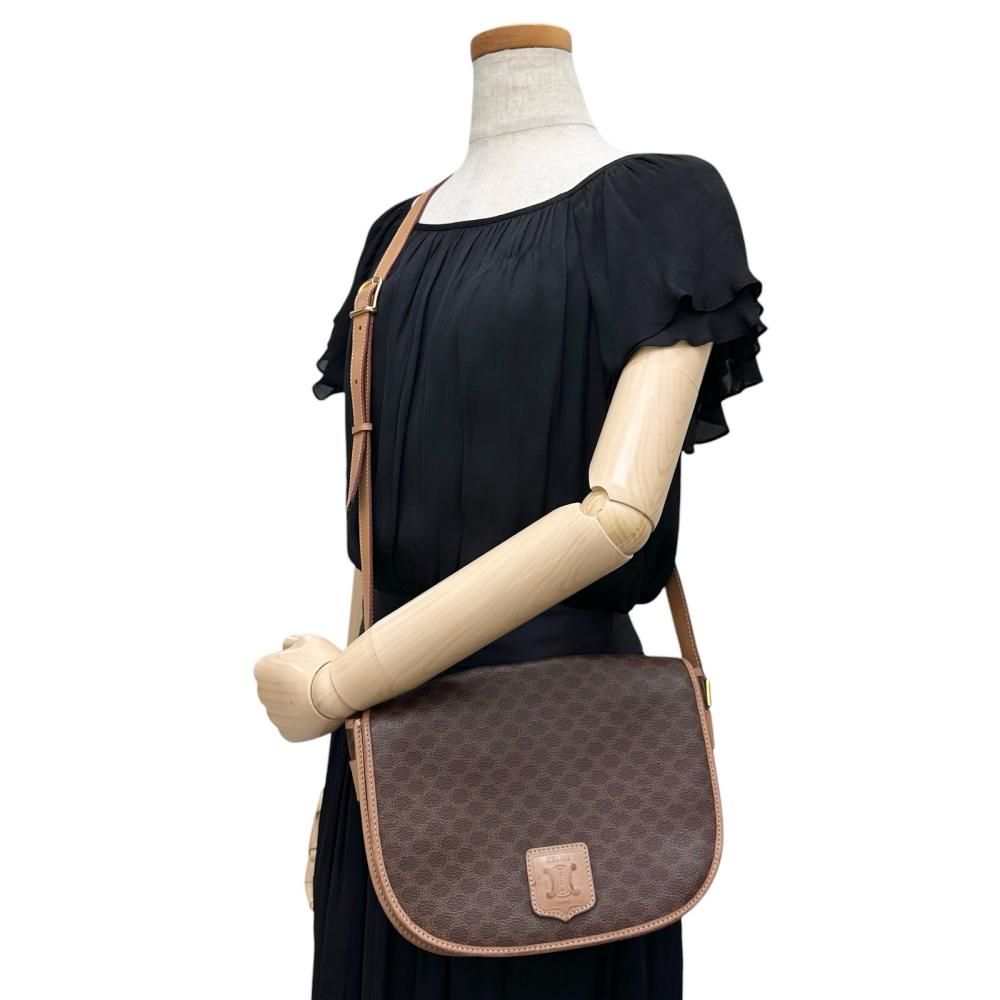 セリーヌ PVC レザー ショルダーバッグ メッセンジャー マカダム柄 ブラウン CELINE/セリーヌ】ショルダーバッグ PVCコーティングキャンバス/レザー