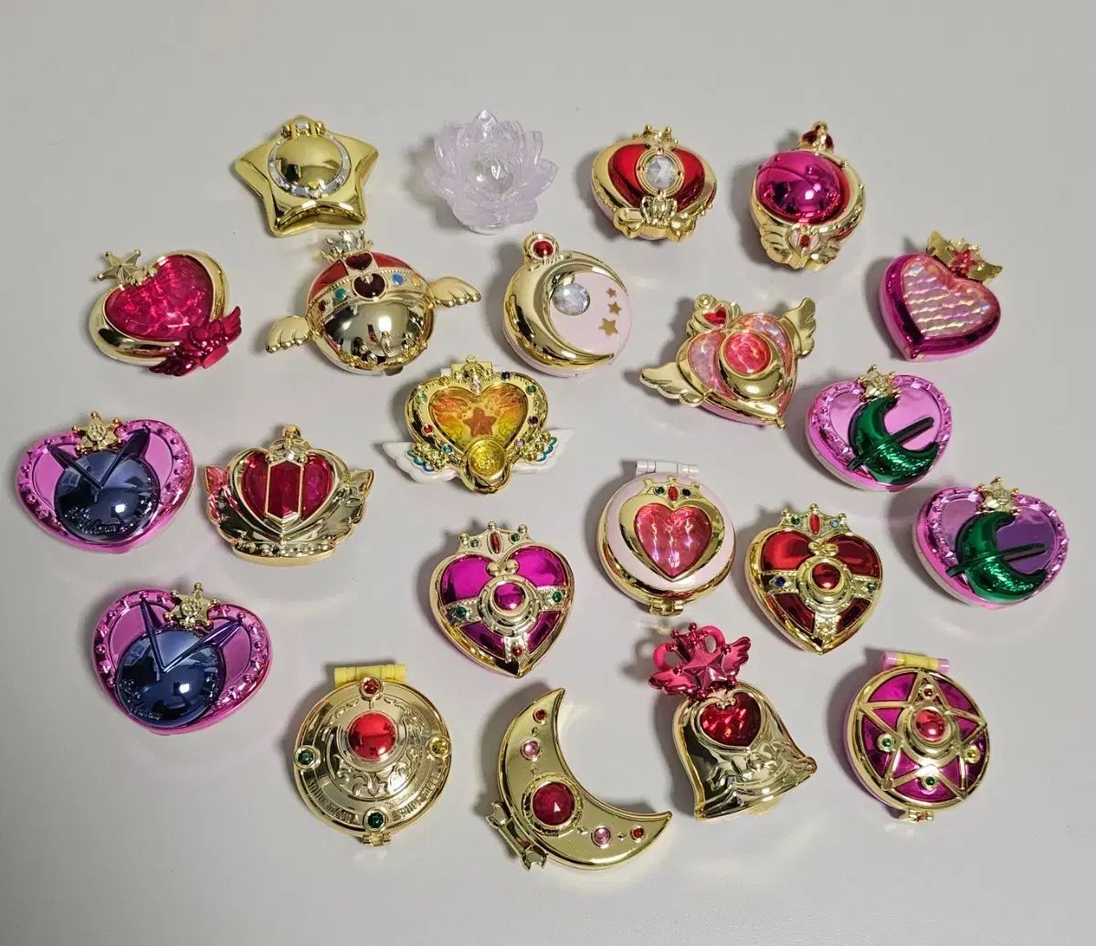 セーラームーン 変身コンパクト ミラー ガチャ 22個 出品