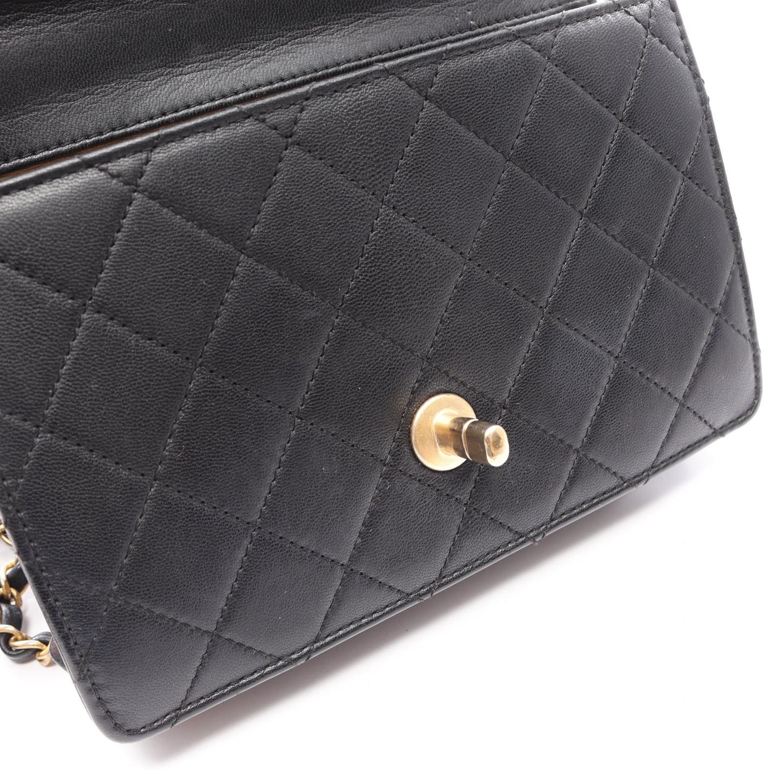 シャネル CHANEL ショルダーバッグ マトラッセ ブラック ラムスキン（羊革） マトラッセ チェーンショルダー レディース Used A