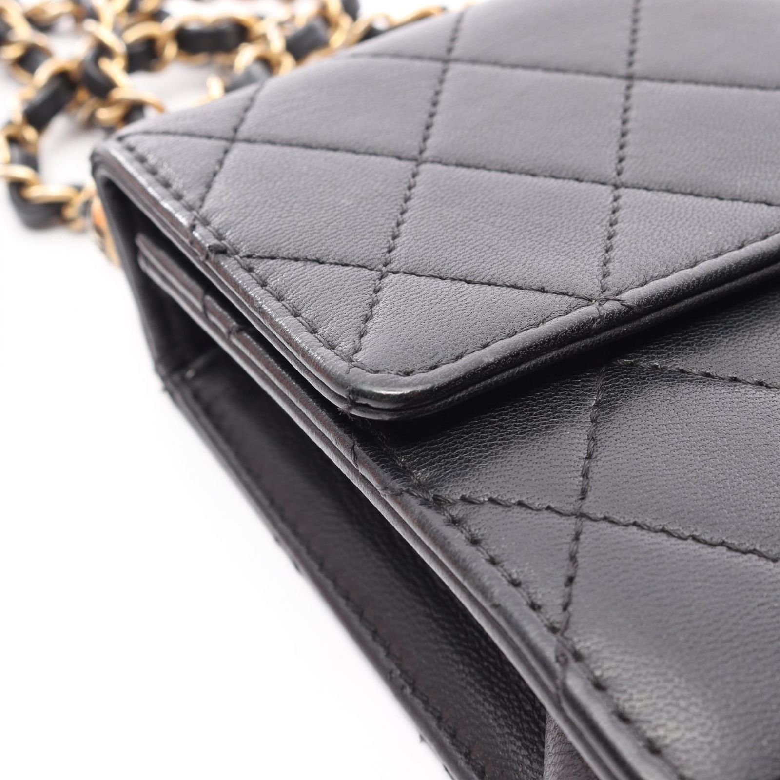 シャネル CHANEL ショルダーバッグ マトラッセ ブラック ラムスキン（羊革） マトラッセ チェーンショルダー レディース Used A