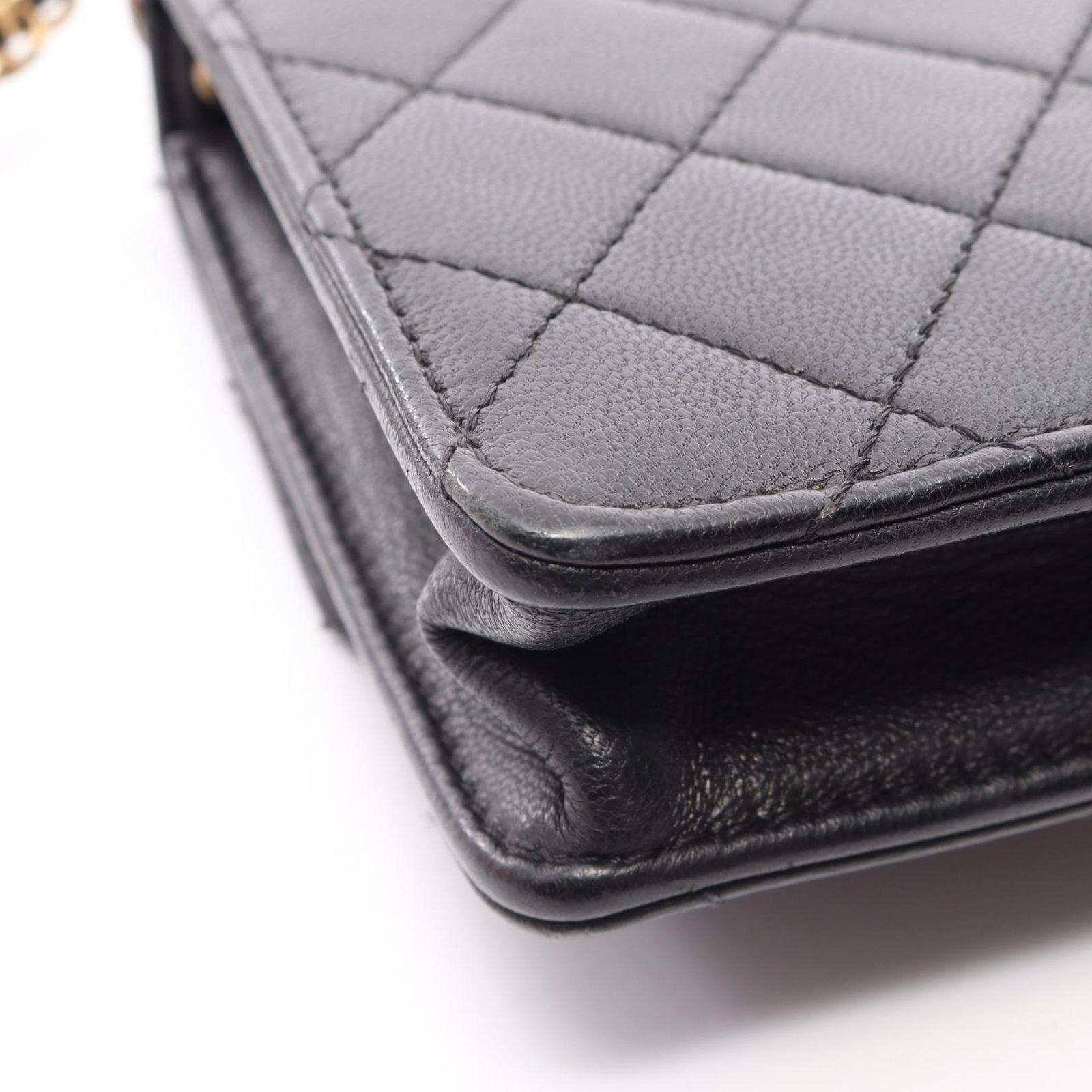 シャネル CHANEL ショルダーバッグ マトラッセ ブラック ラムスキン（羊革） マトラッセ チェーンショルダー レディース Used A