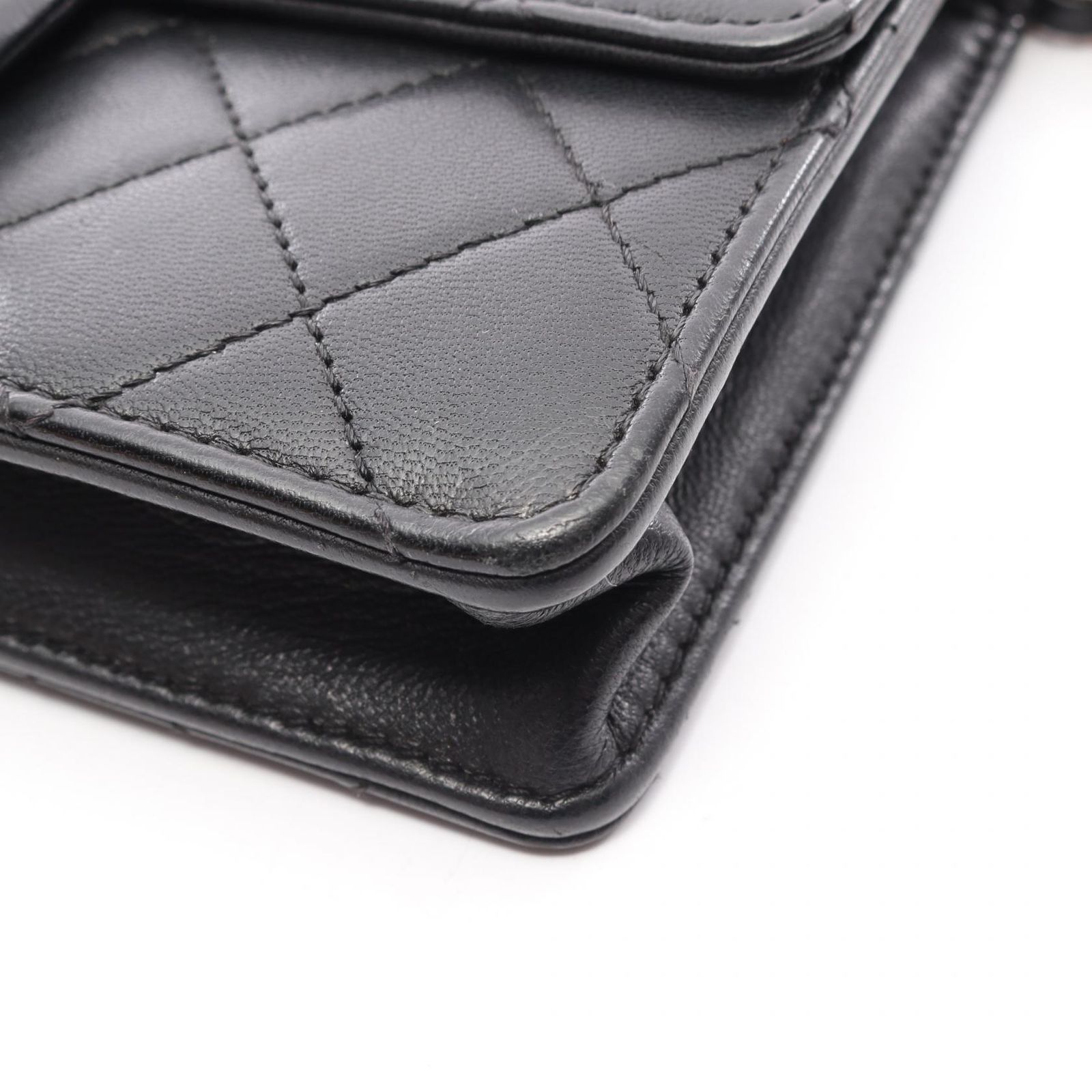 シャネル CHANEL ショルダーバッグ マトラッセ ブラック ラムスキン（羊革） マトラッセ チェーンショルダー レディース Used A