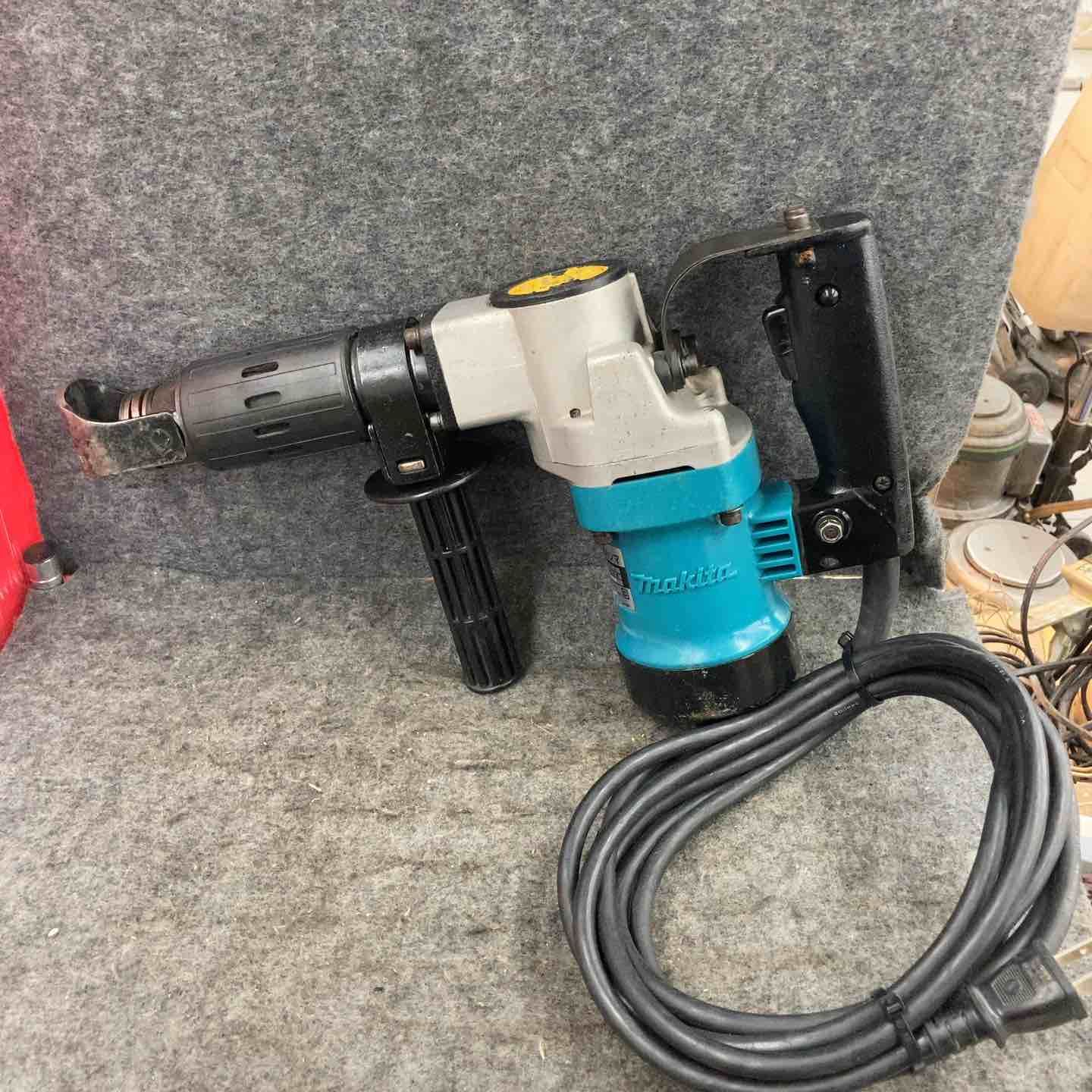 ★マキタ(makita) 電動ハンマ HM0810【鴻巣店】