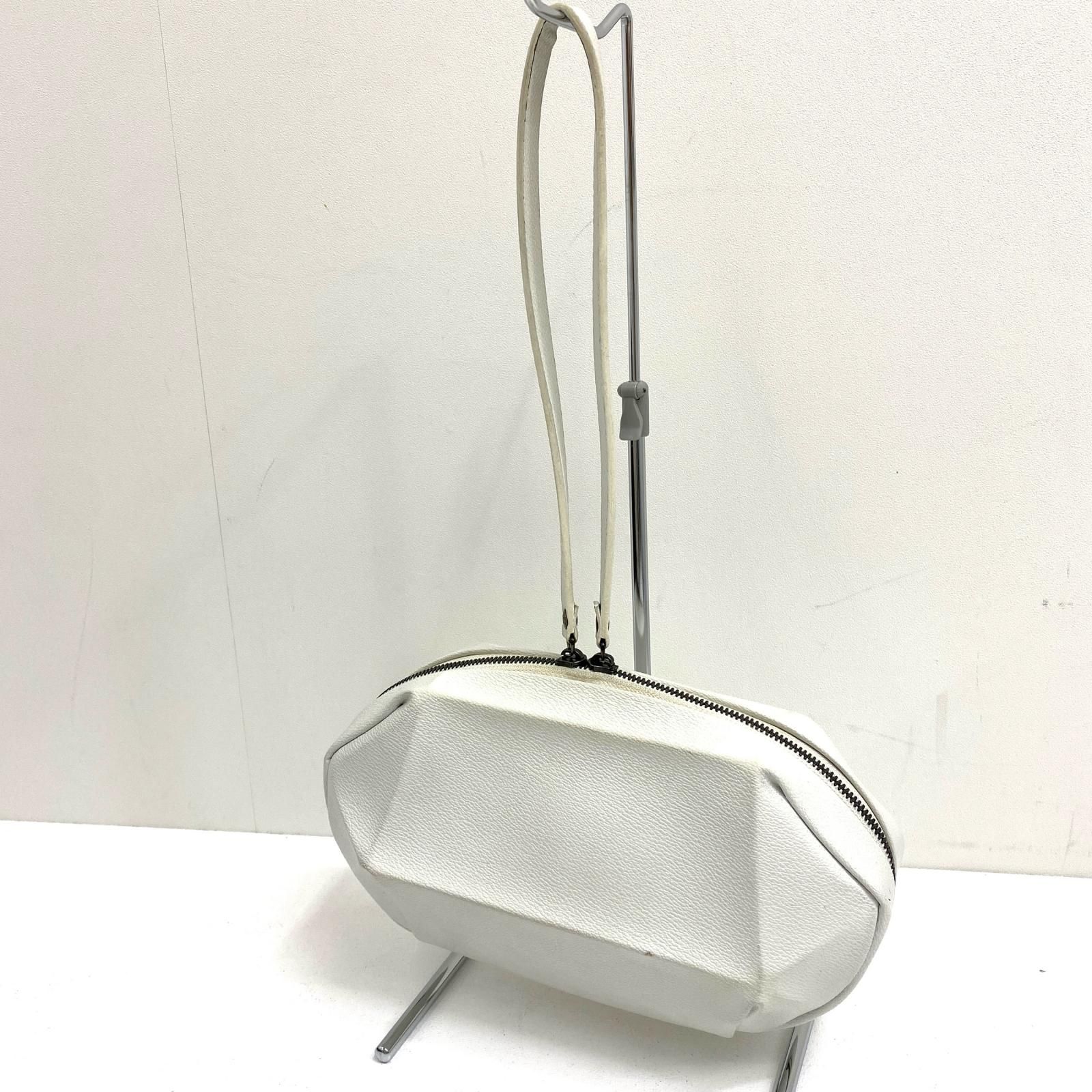 【加古川店】 中古 ISSEY MIYAKE | イッセイミヤケ ショルダーバッグ PP64-AG501 ホワイト 【121】