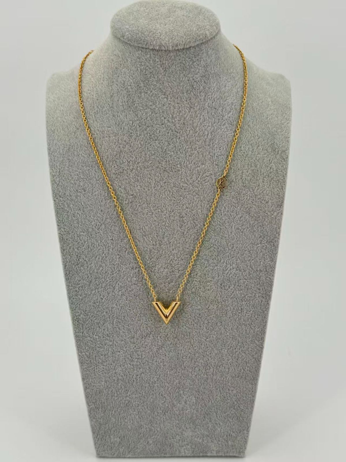【LOUIS VUITTON ルイ・ヴィトン】ネックレス・エセンシャル V M61083 ゴールド メタル レディース アクセサリー【中古】