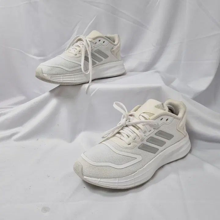 デュラヴィンテージ 235 adidas デュラモ 10 スニーカー ランニングシューズ