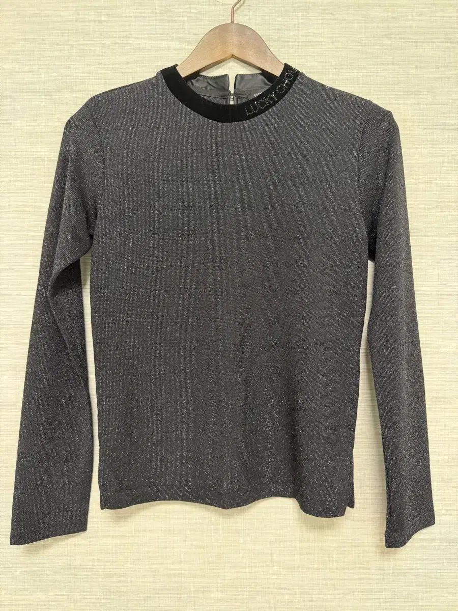 LUCKY CHOUETTE ラッキーシュエトゥ ブラック グリッター 長袖Tシャツ 8,900円