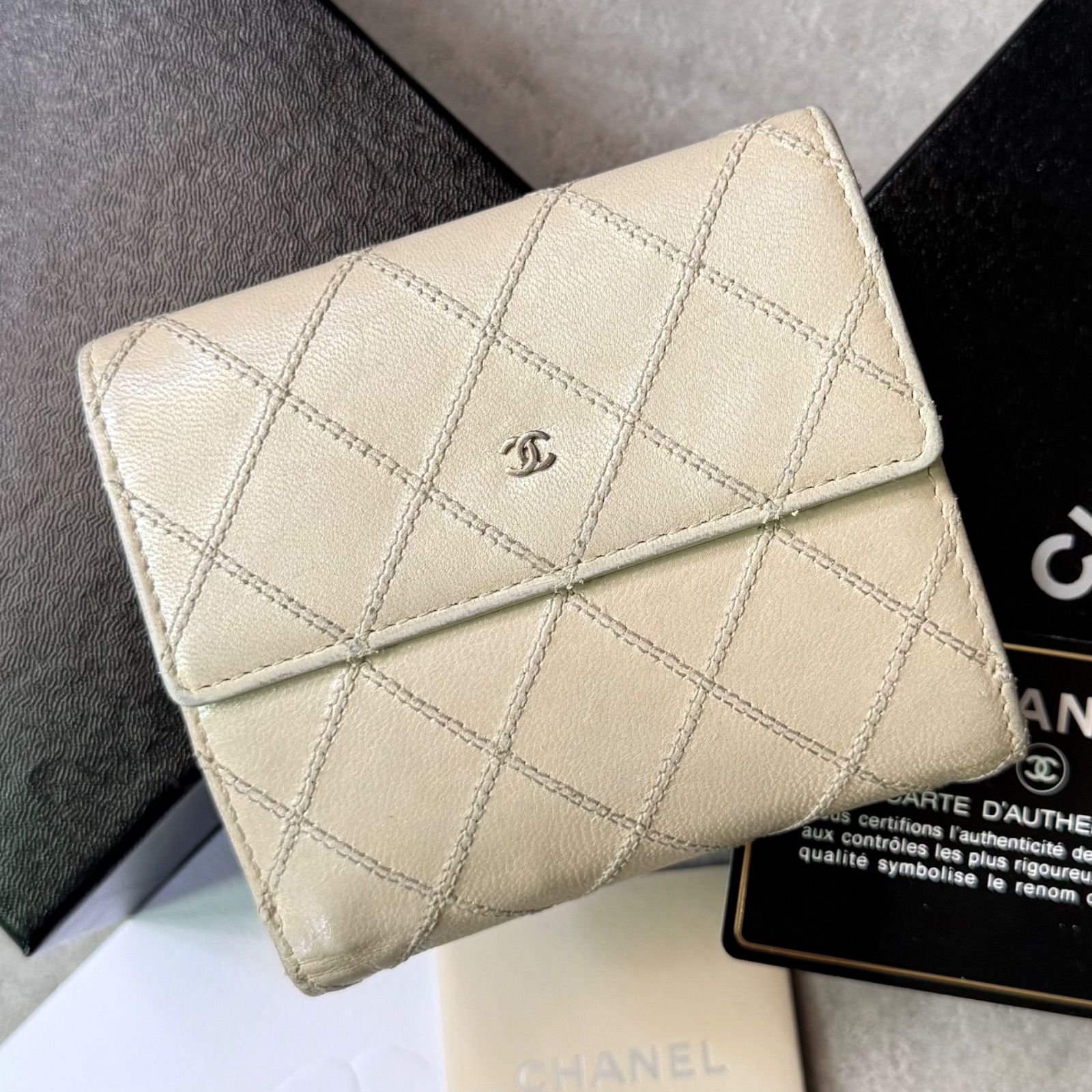 CHANEL シャネル ビコローレ 二つ折り財布 レザー アイボリー シルバー金具 キルティング コンパクトウォレット wホック マトラッセ