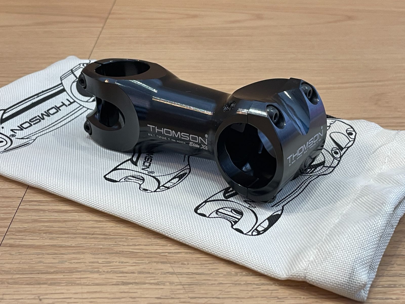 P4289 ■NEW■THOMSON トムソン ELITE X4 ステム アルミ Φ31.8 90mm 0° 158g(実測) ブラック ロードバイク 自転車 パーツ アクセサリー