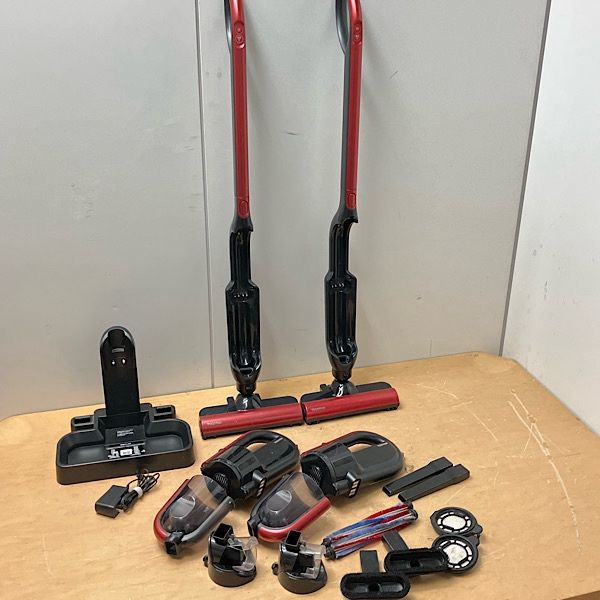 【中古・本体2台+充電台セット】TOSHIBA/東芝 コードレスクリーナー VC-WL100 2019年製/2020年製 動作確認済 予備用にも ●136968