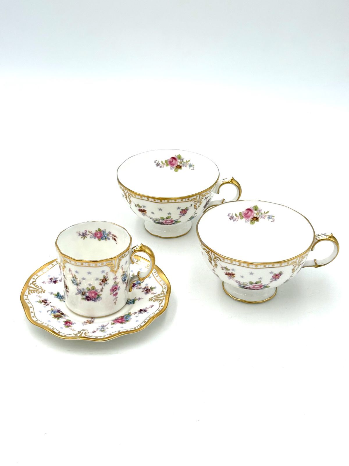ロイヤルクラウンダービー　ROYALCROWNDERBY　ロイヤルアントワネット　デミタス　カップ＆ソーサー　カップ2個おまけ　3点セット