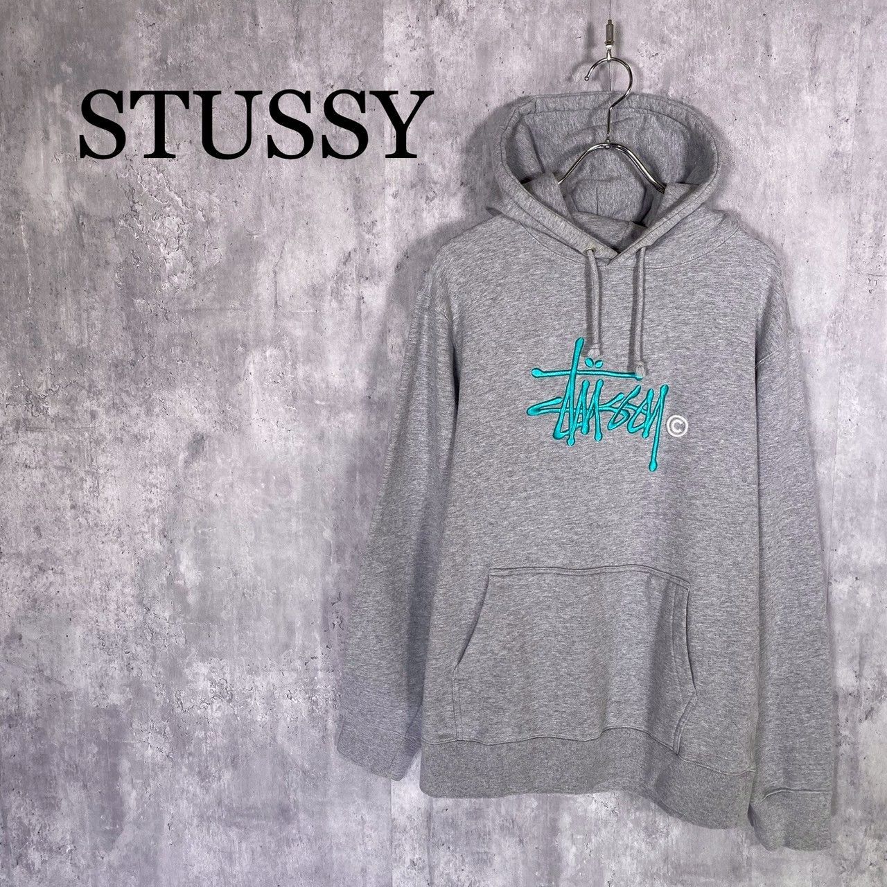 『STUSSY』ステューシー (L) ブルーロゴ刺繍パーカー メンズ
