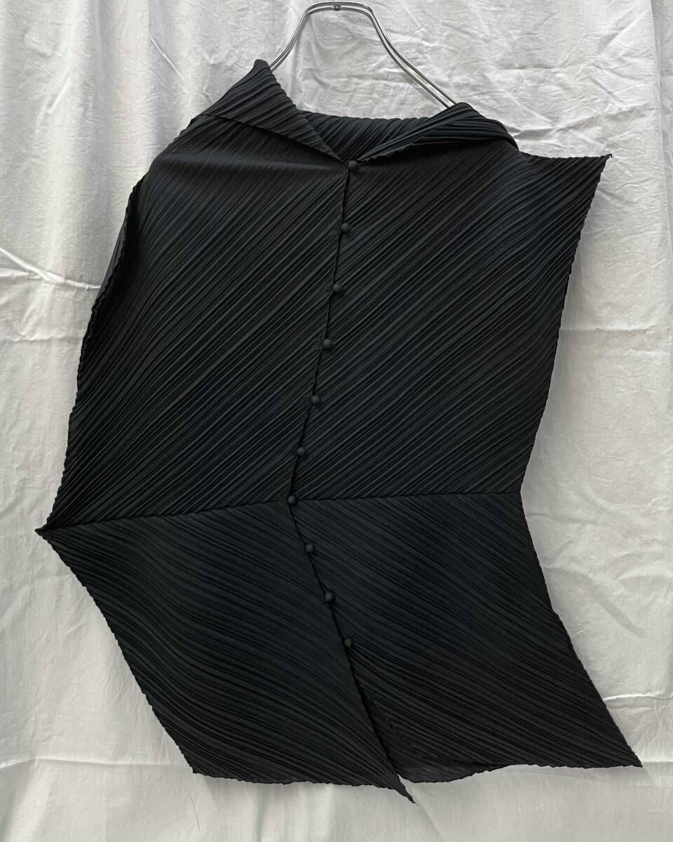ISSEY MIYAKE イッセイミヤケ ノースリーブ プリーツ カットソー 前開き くるみボタン IM92-FJ913 M ブラック 日本製