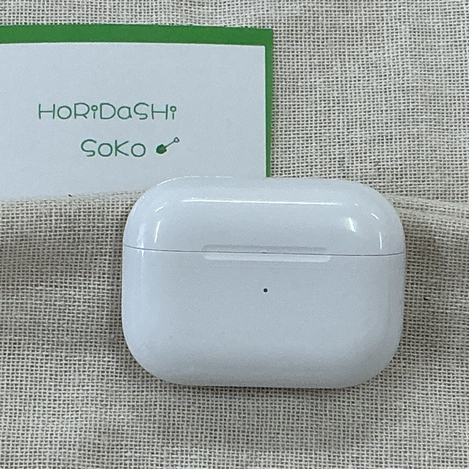 い*ご様 AirPods Pro 第2世代（中古・使用品） Apple AirPods Pro 第2世代 充電ケースのみ A2968 通電確認済み 中古
