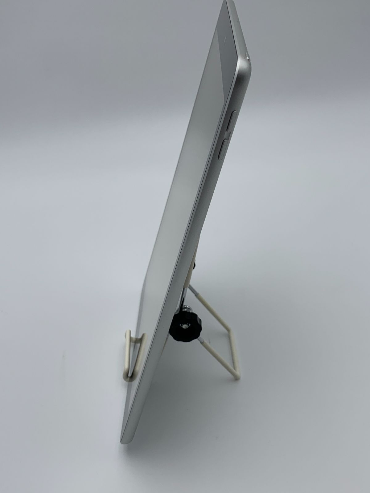 【中古・キズ有】iPad 10.2インチ 第9世代(2021) Wi-Fiモデル 256GB MK2P3J/A シルバー（10日間保証）