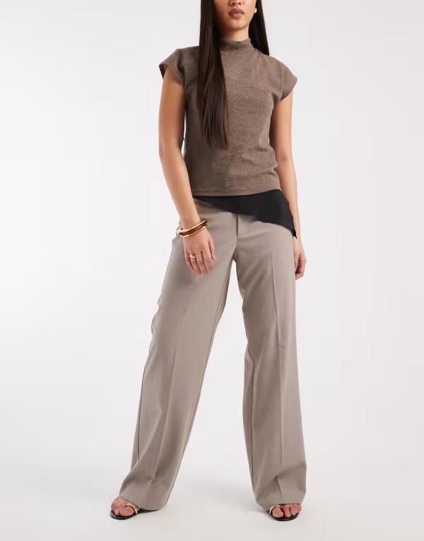 ヴェロモーダ レディース ボトムス カジュアルパンツ ストレート Vero Moda mid waistraight leg crease front pants in moonrock