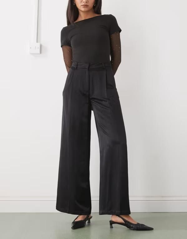 モンキ レディース ボトムス カジュアルパンツ ワイドレッグ パンツ サテン Monki satin wide leg tailored pants Black ブラック