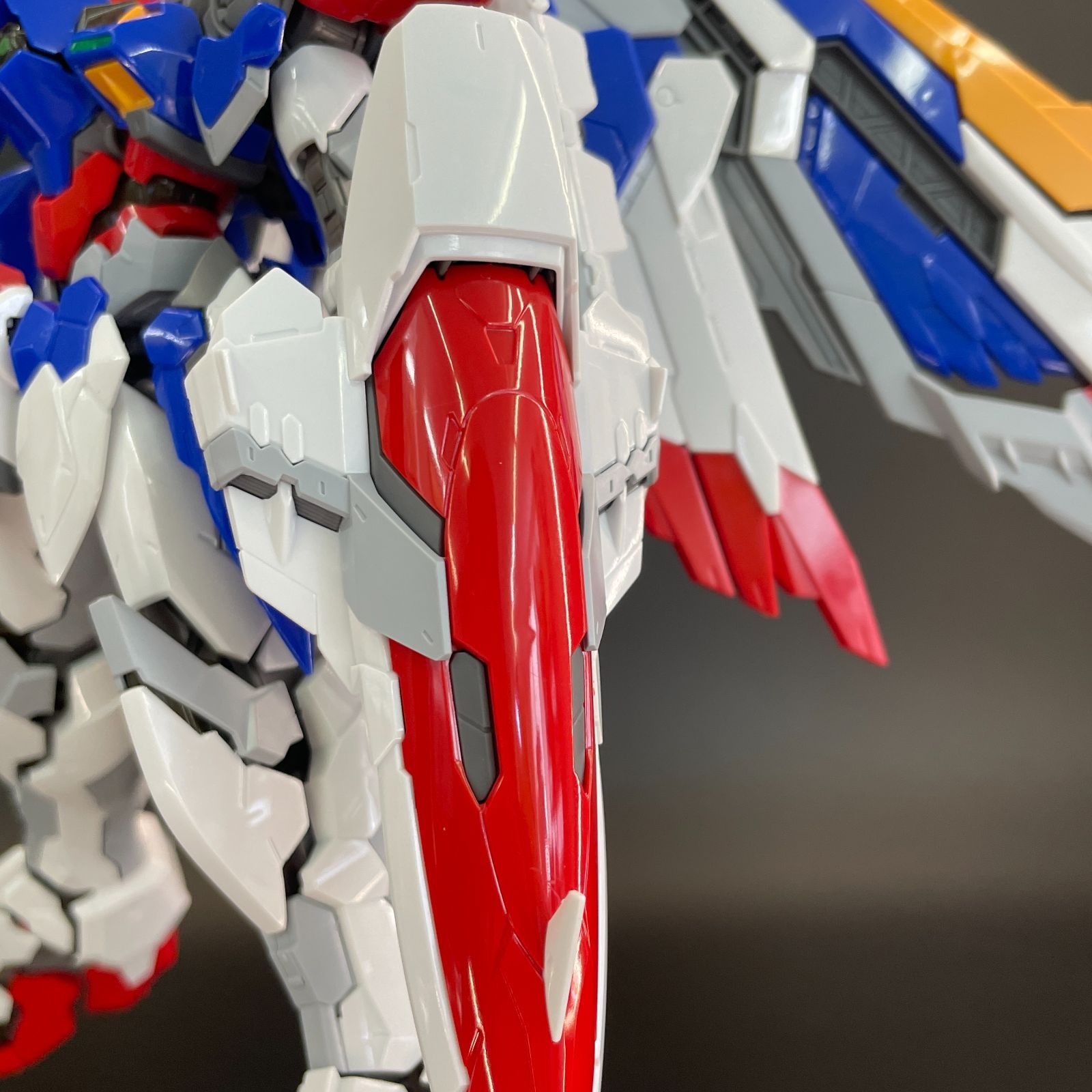 ガンプラ【中古品/ランクB、キズ多少】 1/100 ハイレゾリューションモデル ウイングガンダム EW ※アクションベースおまけ付き 完成品 組立済みMG HG ガンダム Gunpla 2797