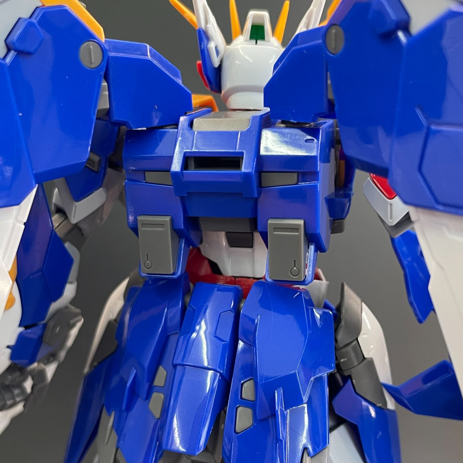 ガンプラ【中古品/ランクB、キズ多少】 1/100 ハイレゾリューションモデル ウイングガンダム EW ※アクションベースおまけ付き 完成品 組立済みMG HG ガンダム Gunpla 2797