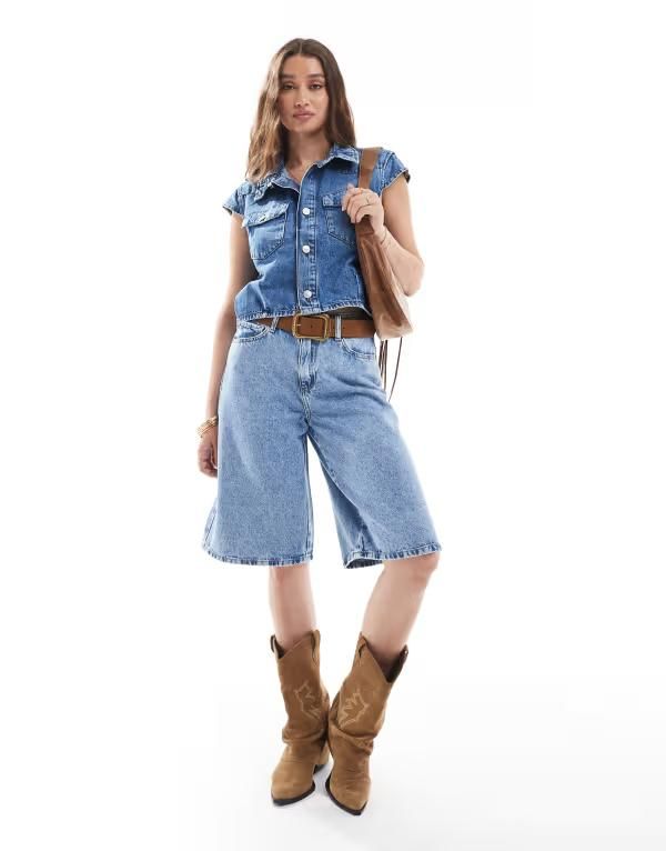 ピーシーズ レディース ボトムス ハーフパンツ・ショーツ ショートパンツ デニム Pieces longline denim shorts in mid Medium blue denim デニム