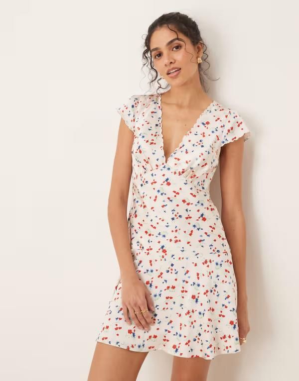 エイソス レディース トップス ワンピース ミニワンピース フラワー柄 ミニ サテン フラワー ASOS DESIGN satin flippy mini dress with scallop tri
