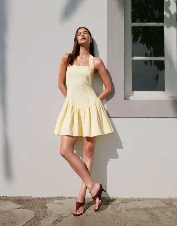 エイソス レディース トップス ワンピース フリル裾 ミニワンピース フリル ミニ ホルター ASOS DESIGN halter mini dress with ruffle hem in lemo