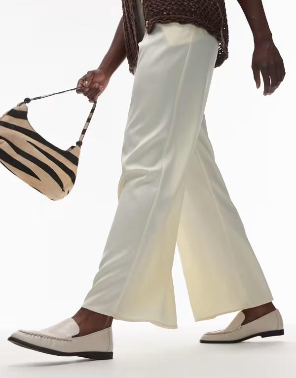トップショップ レディース シューズ スリッポン・ローファー ギャザー ローファー Topshop Connell ruched flat shoe loafers Offwhite オフホワイト